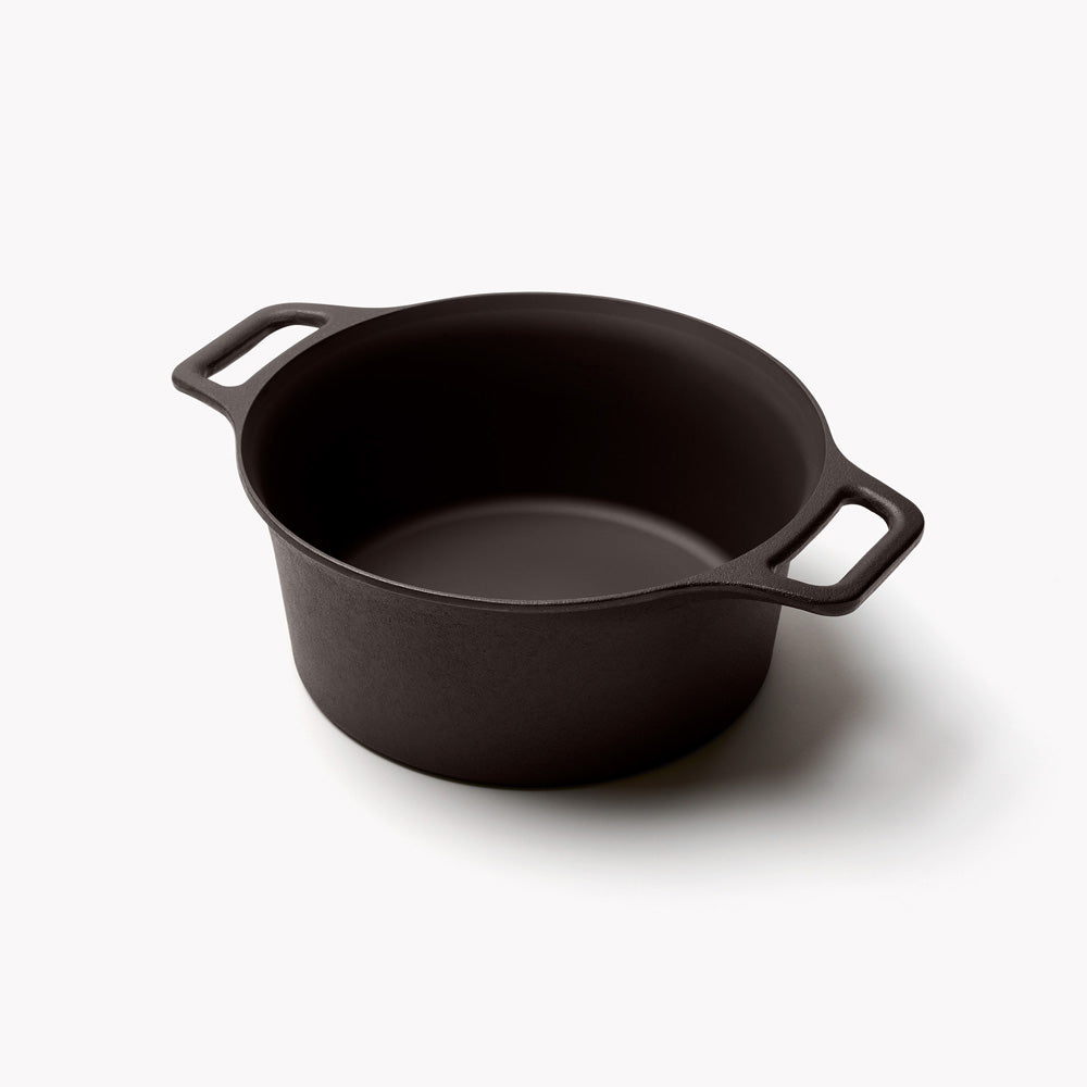 No.8 Cast Iron Dutch Oven by Field Company