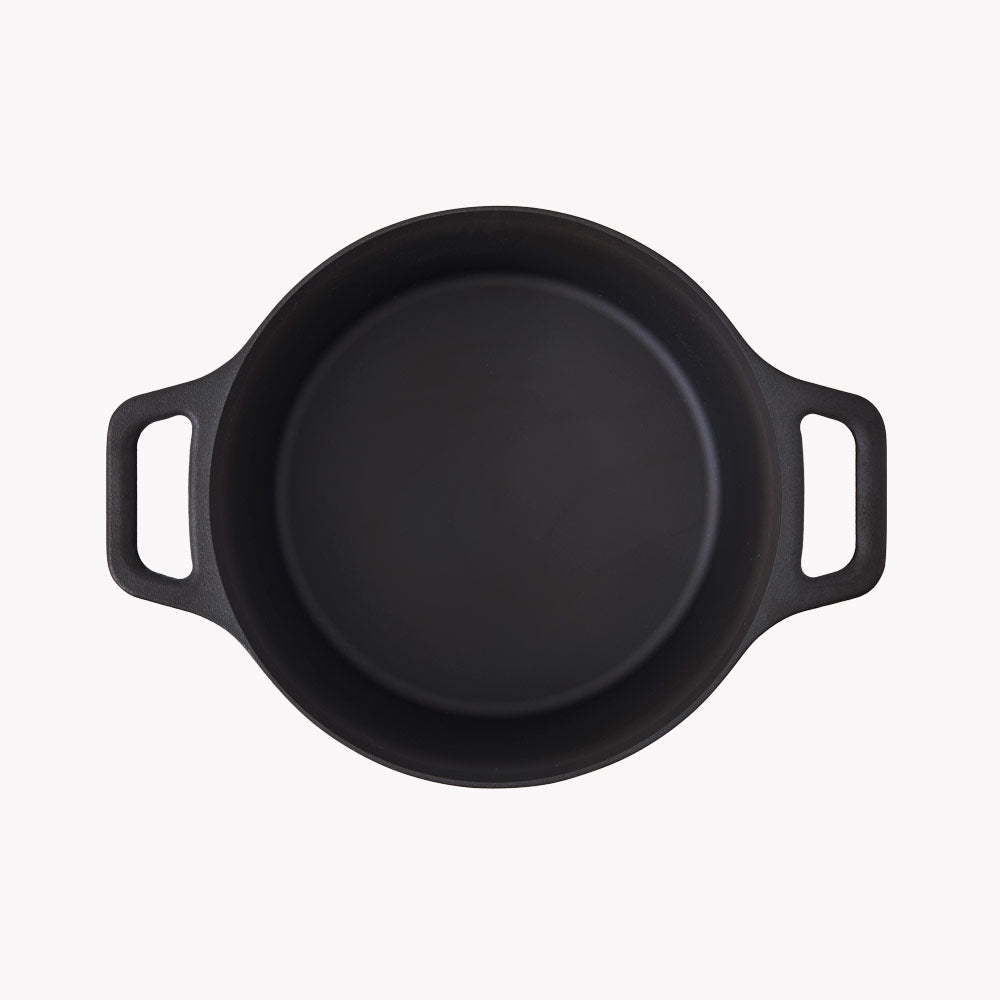 No.8 Cast Iron Dutch Oven by Field Company