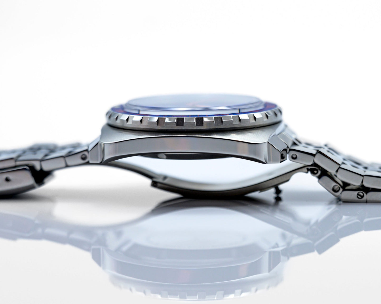 Desk Diver Swiss Professional Dive Watch Black and Orange - Veloce - The App For Watch Collectors