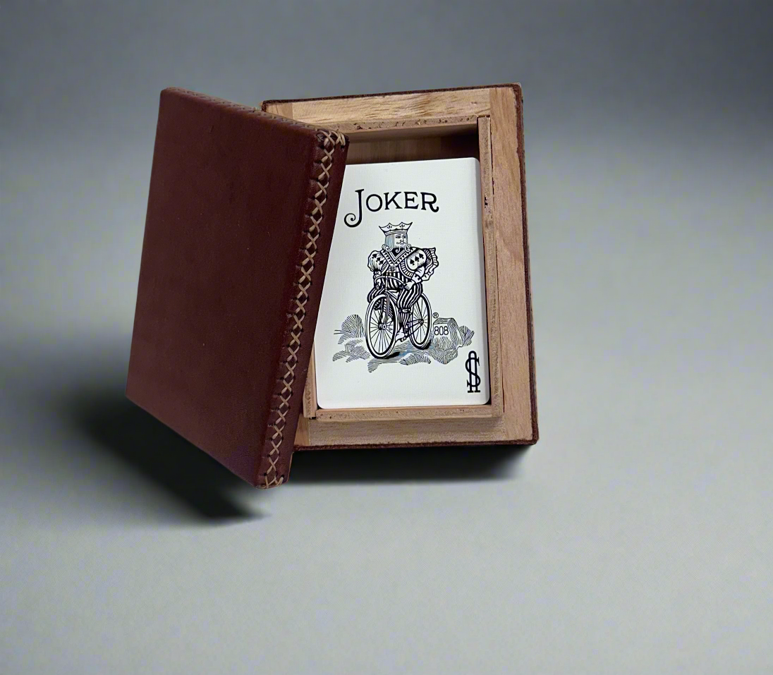 La Reina | Playing Card Box by Bati